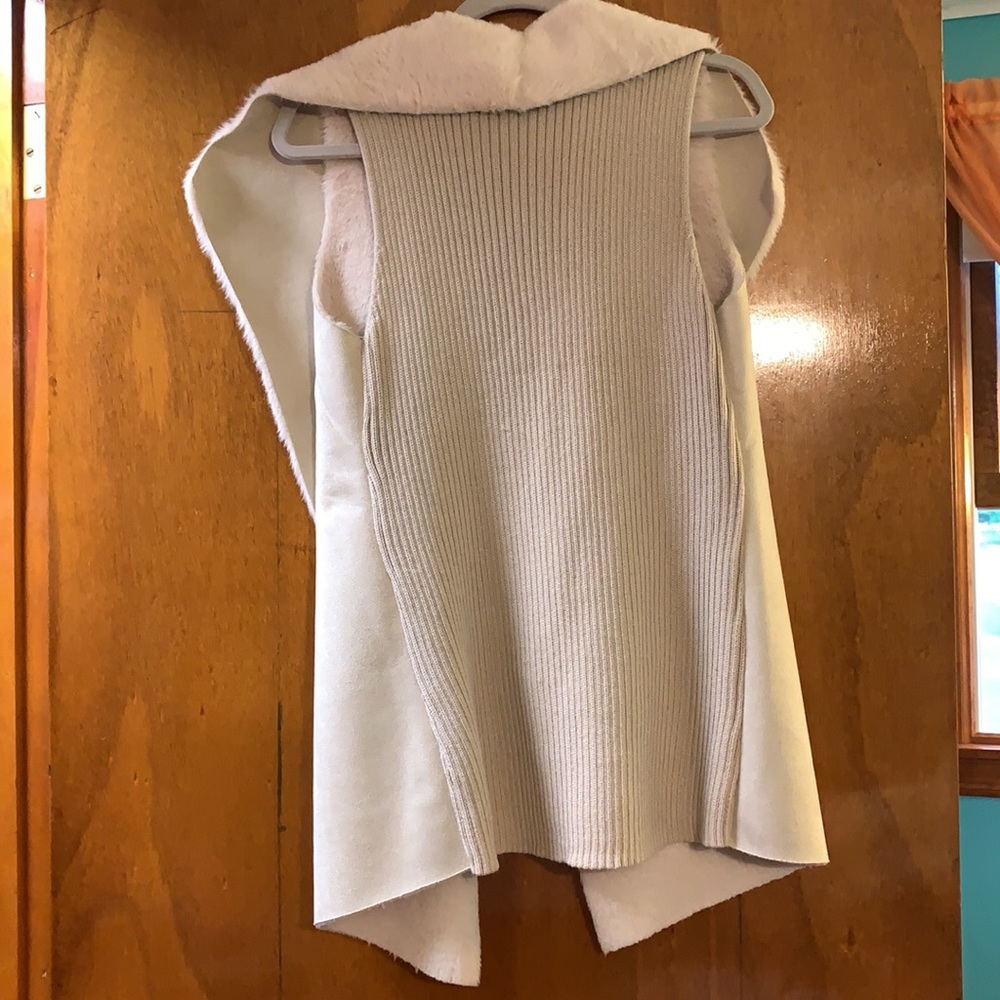 Vest - Picture 3 of 6